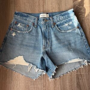Abercrombie & Fitch The Boyfriend Short Mid Rise